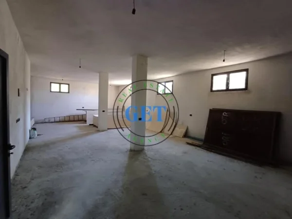 Durres, shitet shtepi Kati 3, 351 m² 130.000 € (Rruga Aleksander Goga)