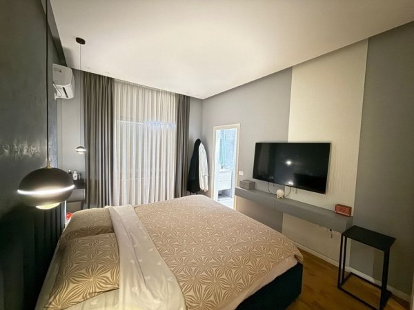 Tirane, shitet apartament 2+1+Ballkon Kati 5, 170 m² 300.000 € (fresku)