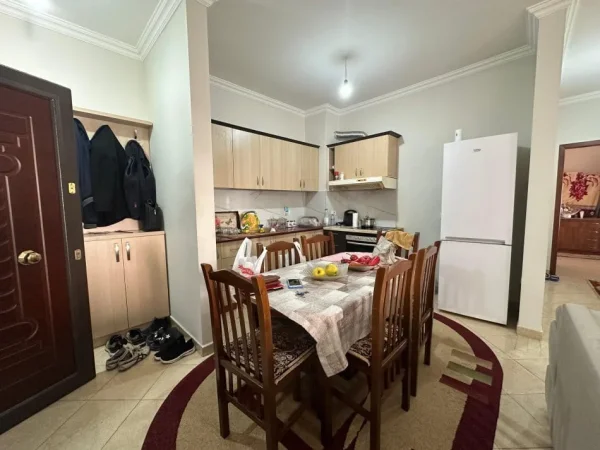 Tirane, shes apartament 2+1+Ballkon Kati 5, 92 m² 120.000 € (misto mame)