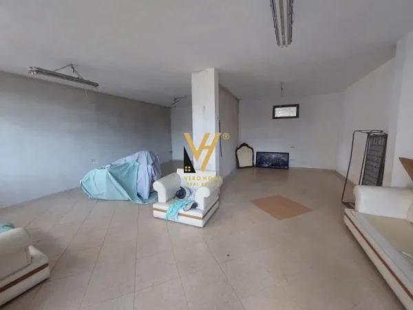 Tirane, jepet me qera magazine Kati 0, 75 m² 400 € (ali demi)