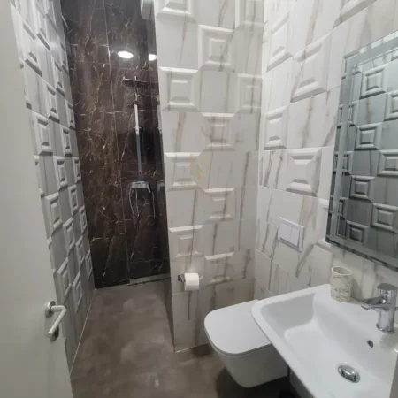 Tirane, shitet apartament 2+1+Ballkon Kati 5, 110 m² 286.000 € (Square 21)