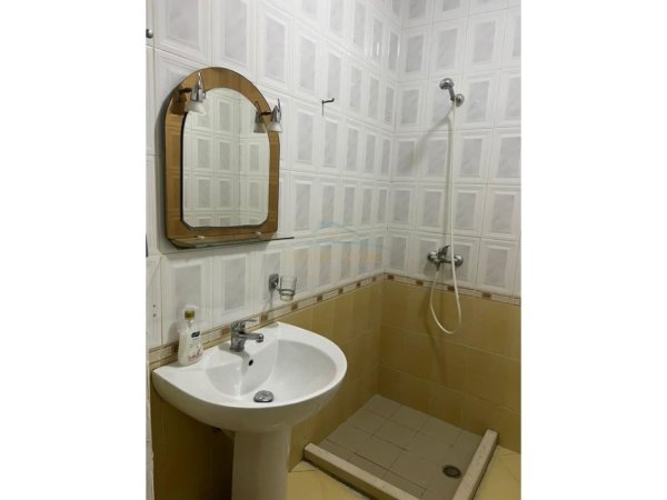 Tirane, jepet me qera apartament 1+1+Ballkon Kati 6, 65 m² 500 € (Zogu i Zi)