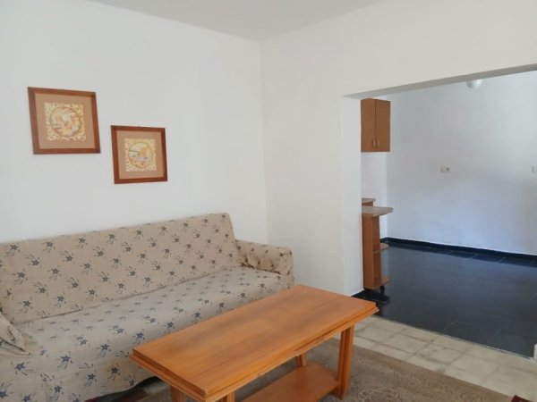 Tirane, jap me qera apartament 1 Katshe Kati 0, 60 m² 300 € (Ish Restorant Durresi)