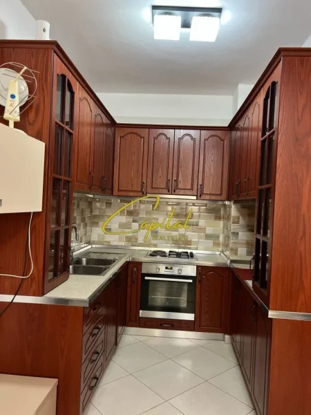 Tirane, jepet me qera apartament 2+1 Kati 3, 80 m² 500 € (ASTIR)