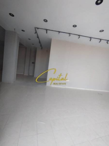 Tirane, jepet me qera dyqan Kati 0, 90 m² 1.200 € (YZBERISHT)