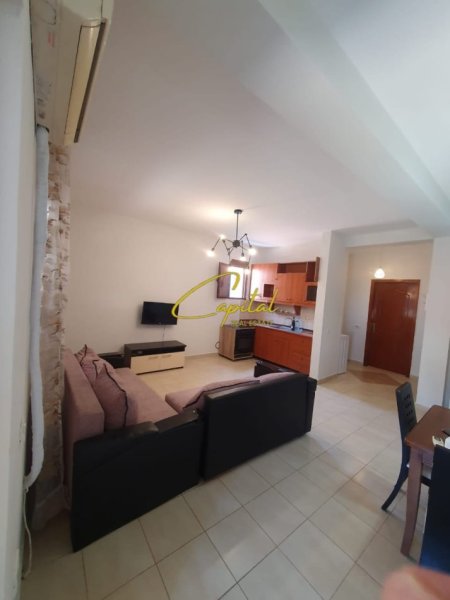 Tirane, jepet me qera apartament 1+1 Kati 2, 60 m² 450 € (SELITE)