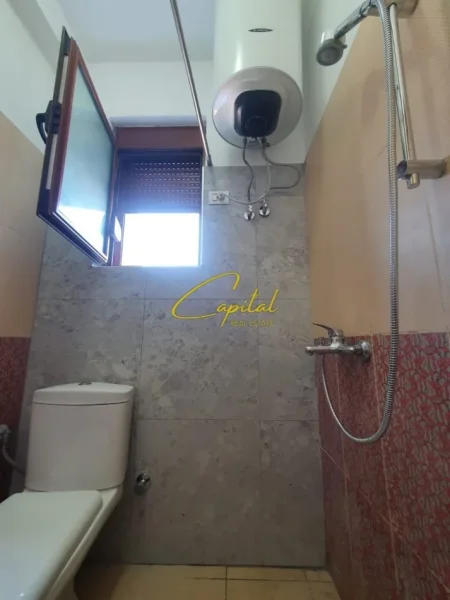 Tirane, jepet me qera apartament 1+1 Kati 2, 60 m² 450 € (SELITE)