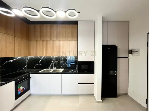 Tirane, jepet me qera apartament 1+1+Ballkon Kati 2, 85 m² 900 € (DREAM117968)