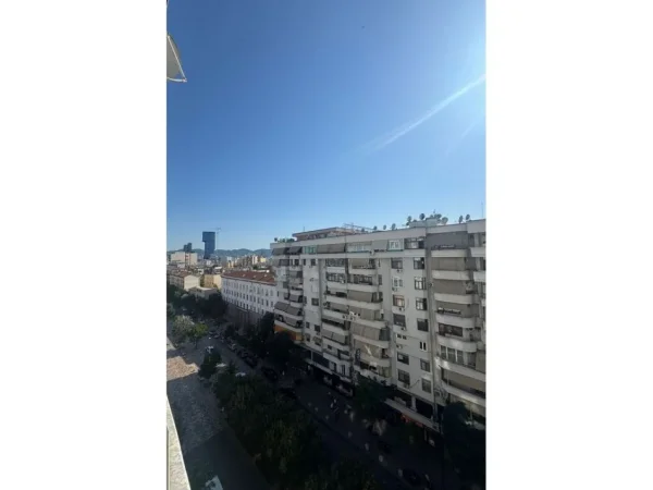 Tirane, shes apartament 2+1 Kati 8, 118 m² 250.000 € (Bulevardi Zogu 1)