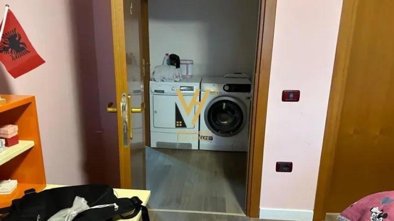 Tirane, jepet me qera apartament 2+1+Ballkon Kati 3, 124 m² 800 € (DON BOSKO)