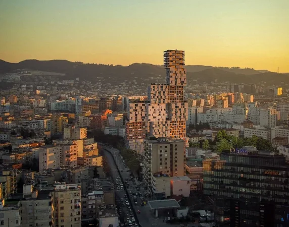 Tirane, shitet apartament 2+1+Ballkon Kati 7, 90 m² 213.300 € 