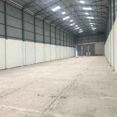 Tirane, jepet me qera magazine Kati 0, 250 m² 2.500 € (tufine)