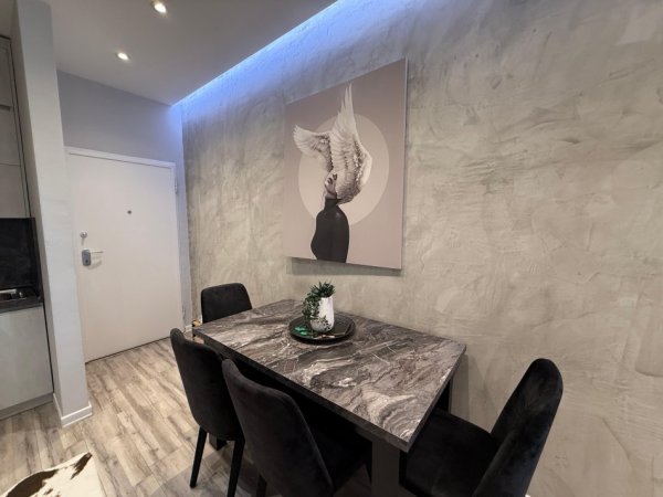 Tirane, jepet me qera apartament 1+1 , 65 m² 700 € 