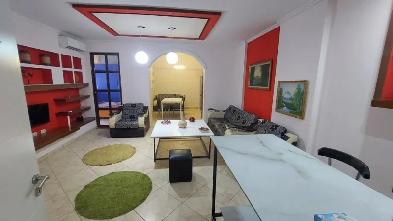 Tirane, jepet me qera apartament 3+1 Kati 10, 130 m² 800 € (rruga e kavajes)