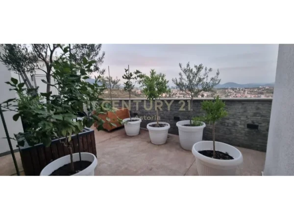 Tirane, shitet apartament duplex Dublex Kati 5, 503 m² 767.000 €