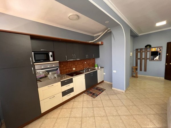 Tirane, jepet me qera apartament 2+1+Aneks+Ballkon Kati 10, 115 m² 1.200 € (Perballe Toptanit)