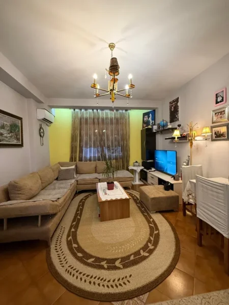 Tirane, shitet apartament 1+1 Kati 5, 52 m² 85.000 € (astir)
