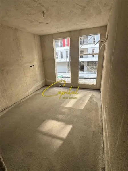 Tirane, shitet apartament 2+1 Kati 1, 105 m² 102.000 € (UNIVERS CITY)