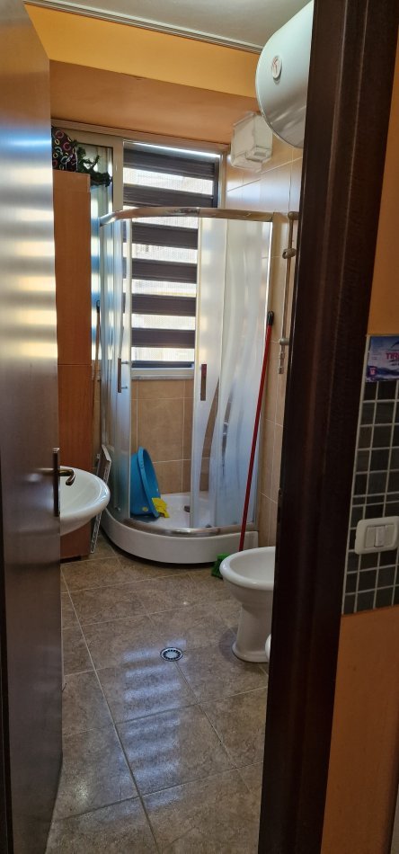 Tirane, jepet me qera apartament 1+1 Kati 5, 1 m² 