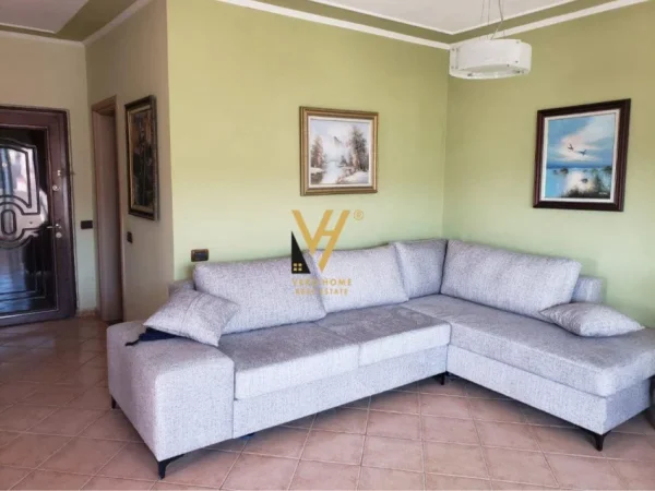 Tirane, jepet me qera apartament 2+1+Ballkon Kati 9, 105 m² 650 € (KOMUNA E PARISIT)