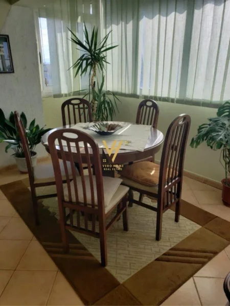 Tirane, jepet me qera apartament 2+1+Ballkon Kati 9, 105 m² 650 € (KOMUNA E PARISIT)