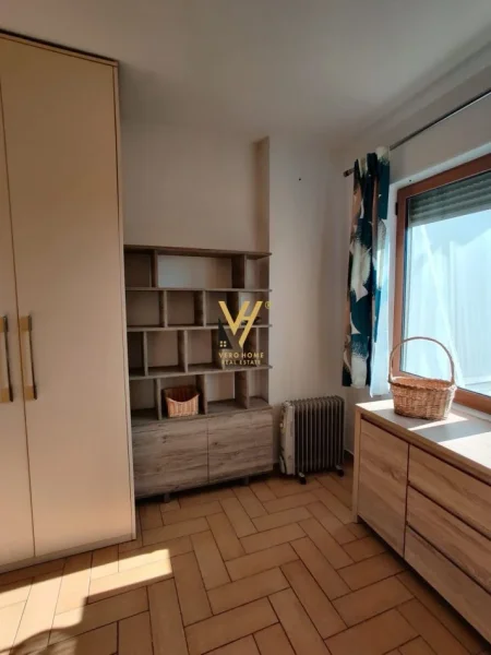 Tirane, jepet me qera apartament 2+1+Ballkon Kati 5, 110 m² 1.000 € (MYSLYM SHYR)