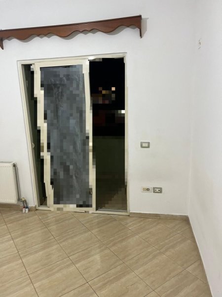 Tirane, jepet me qera Vile 2+1 Kati 3, 110 m² 500 € (rruga SELAUDIN ZORBA)