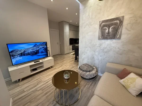 Tirane, jepet me qera apartament 1+1+Aneks+Ballkon Kati 5, 75 m² 700 € (Kompleksi Kika 2)