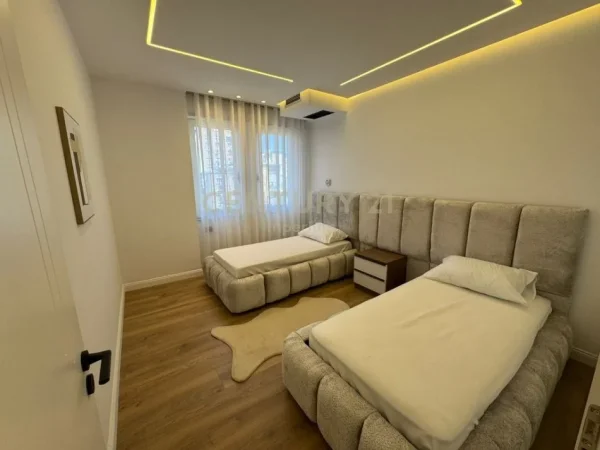 Tirane, shes apartament 2+1+2 , 110 m² 348.000 € (Rruga e Kosovareve)