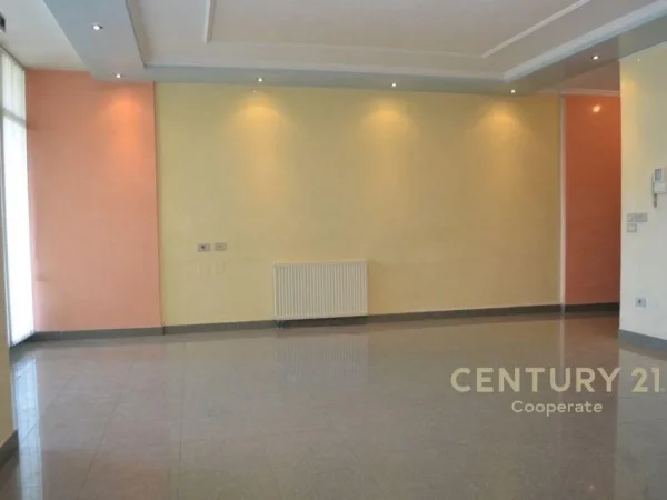 Tirane, shes apartament 2+1 , 120 m² 450.000 € (RTSH)