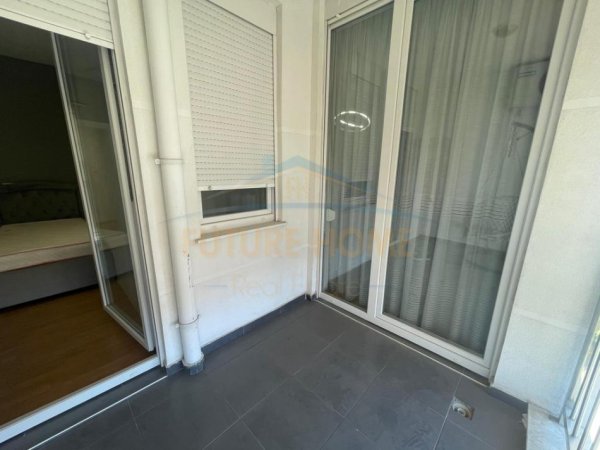 Tirane, jepet me qera apartament 2+1+Ballkon Kati 3, 95 m² 750 € (Rruga e Kavajes)