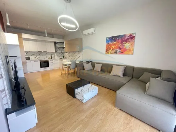 Tirane, jepet me qera apartament 2+1+Ballkon Kati 3, 95 m² 750 € (Rruga e Kavajes)