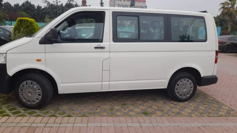 Tirane, shes minibus VOLKSWAGEN TRANSPORTER Nafte, e bardhë manuale Kondicioner 200.000 km 4.500 €
