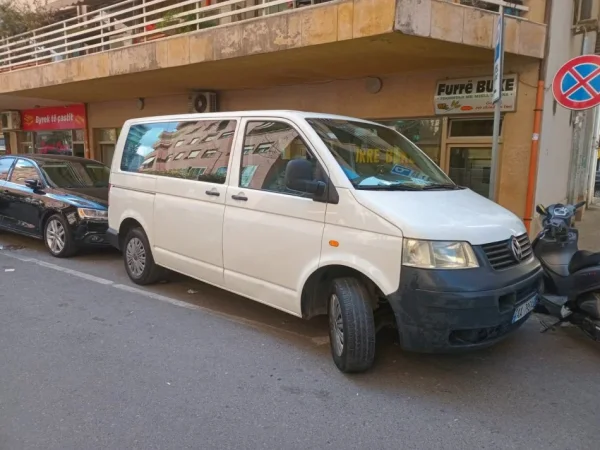 Tirane, shes minibus VOLKSWAGEN TRANSPORTER Nafte, e bardhë manuale Kondicioner 200.000 km 4.500 €