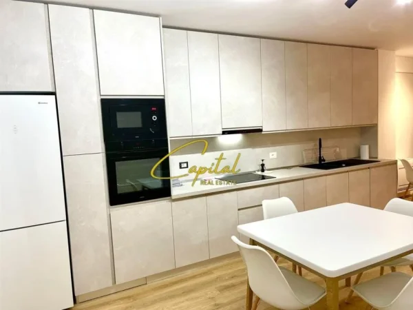 Tirane, jepet me qera apartament 2+1 Kati 1, 140 m² 800 € (KOPSHTI BOTANIK)