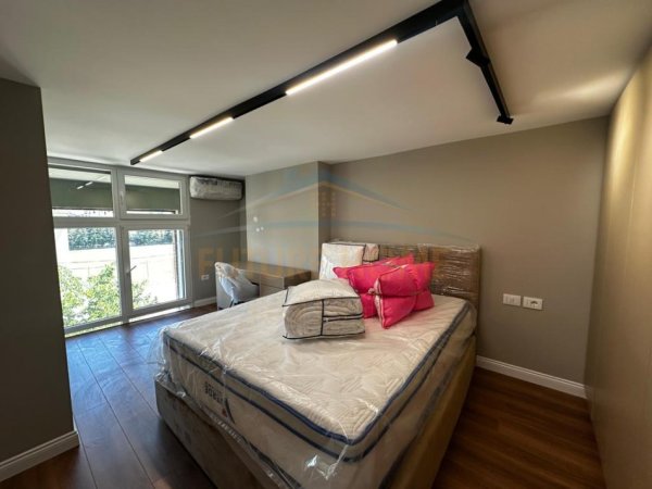 Tirane, shitet apartament duplex 2+1+Ballkon Kati 1, 104 m² 160.000 € (Kompleksi Tirana Golden Park)