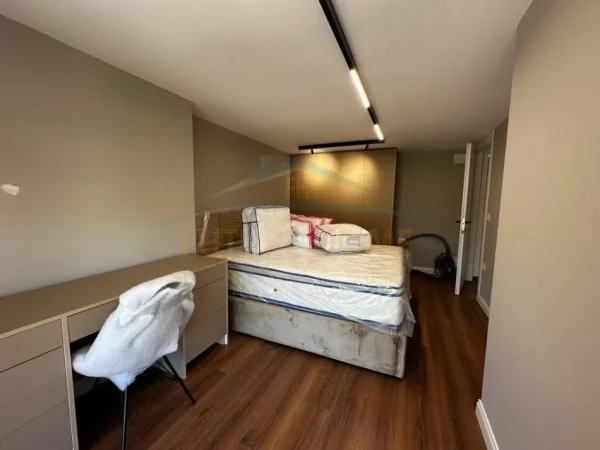 Tirane, shitet apartament duplex 2+1+Ballkon Kati 1, 104 m² 160.000 € (Kompleksi Tirana Golden Park)