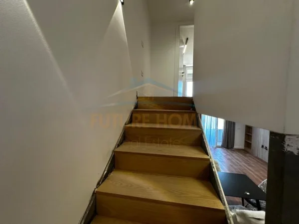 Tirane, shitet apartament duplex 2+1+Ballkon Kati 1, 104 m² 160.000 € (Kompleksi Tirana Golden Park)