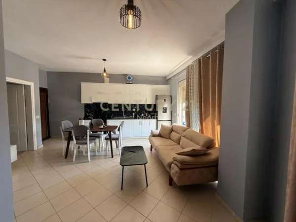 Tirane, jepet me qera apartament 1+1+Ballkon Kati 6, 65 m² 500 € (Neom117520)