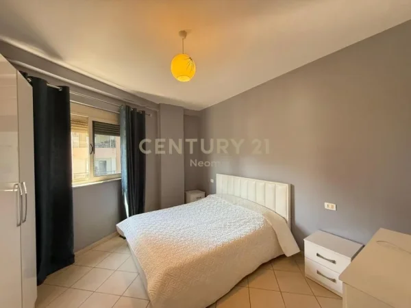 Tirane, jepet me qera apartament 1+1+Ballkon Kati 6, 65 m² 500 € (Neom117520)