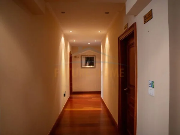 Tirane, shitet apartament+verande | Penthouse 3+1 Kati 5, 420 m² (Kodra e Diellit, Eleonora, Tirane)