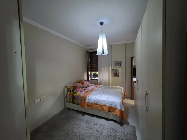 Tirane, shitet apartament 2+1+Ballkon Kati 2, 87 m² 125.000 € (Sh54)