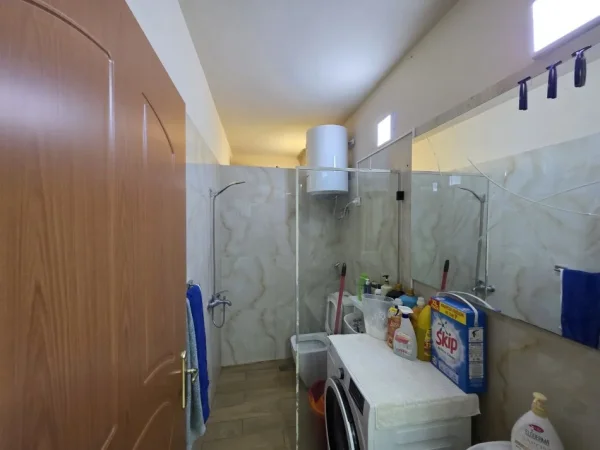 Tirane, shitet apartament 2+1+Ballkon Kati 2, 87 m² 125.000 € (Sh54)