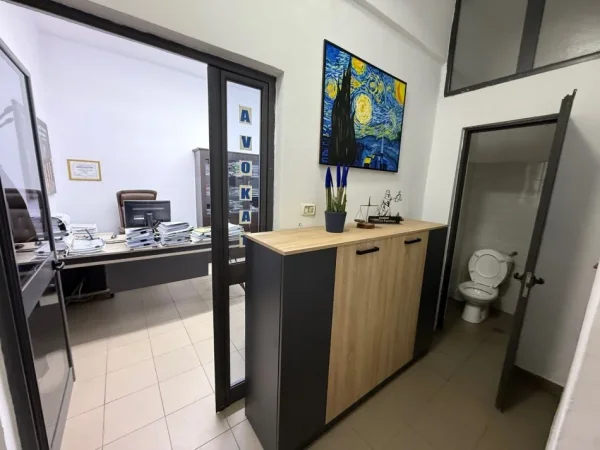 Tirane, shitet zyre Kati 0, 24 m² 122.000 € (VASIL SHANTO)