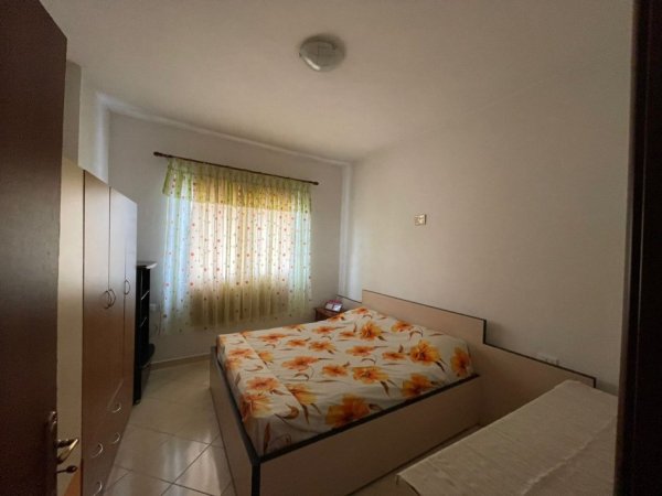 Tirane, jepet me qera apartament 2+1+Aneks+Ballkon Kati 2, 112 m² 401 € (Pran bar Oslo astir)