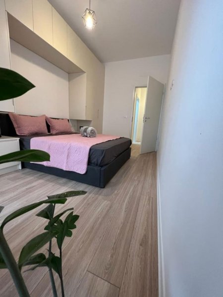 Tirane, jepet me qera apartament 1+1+Ballkon Kati 4, 61 m² 630 € (Kompleksi Kontakt)