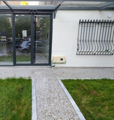 Tirane, jepet me qera ambjent biznesi Kati 1, 42 m² 500 € (ISH Stacioni fundit I Tiranes re pran ISH parkut dhe delijorgji)