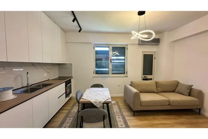 Tirane, jepet me qera apartament 1+1 , 60 m² 600 € 