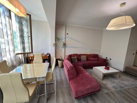 Tirane, jepet me qera apartament 2+1 Kati 3, 99 m² 500 € 
