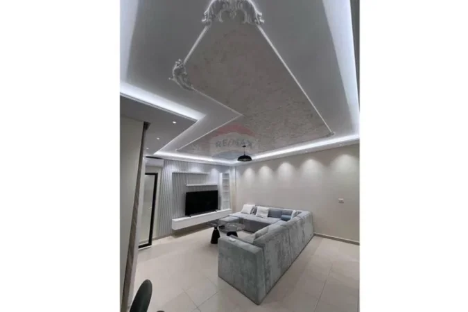 Tirane, jepet me qera apartament 2+1+Ballkon Kati 6, 116 m² 690 € 